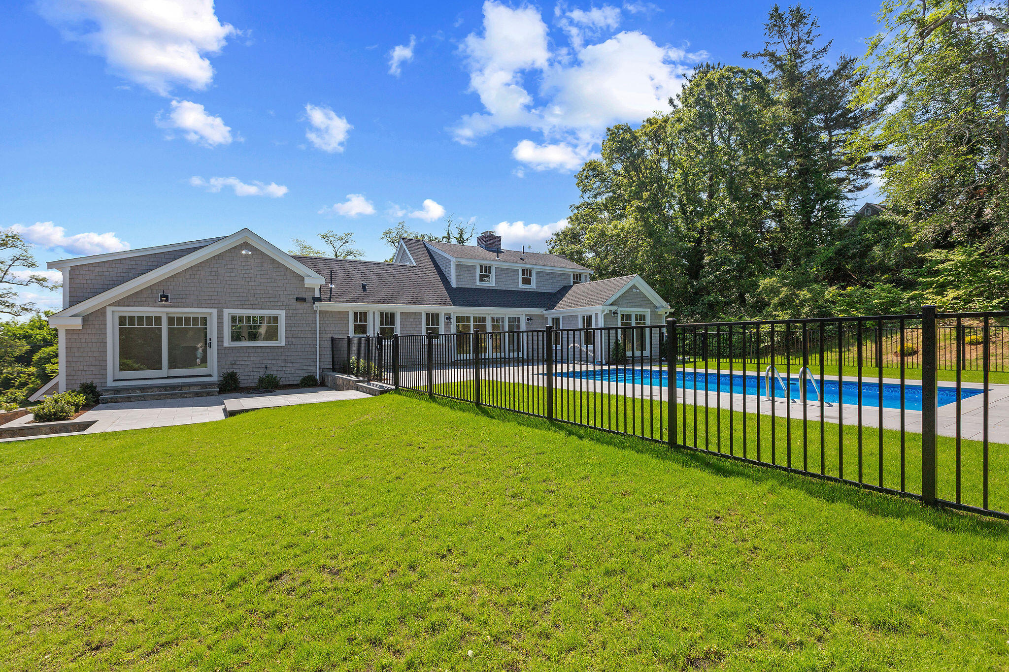 136 Monument Road
