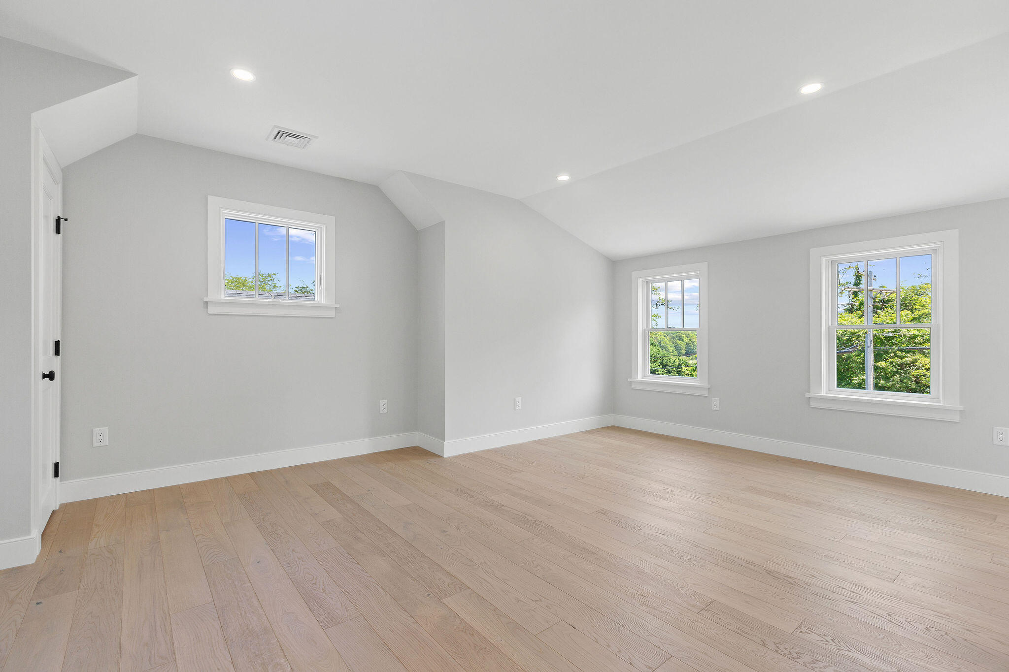 136 Monument Road
