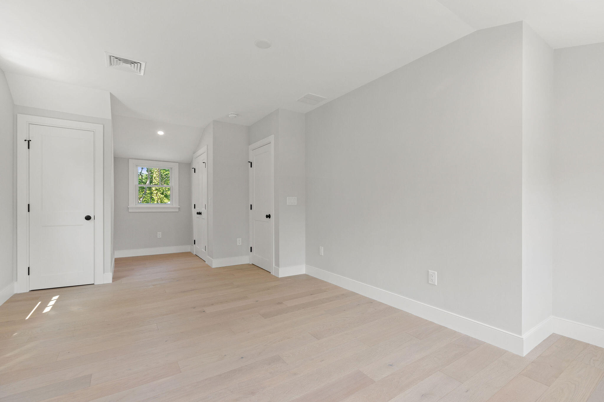 136 Monument Road