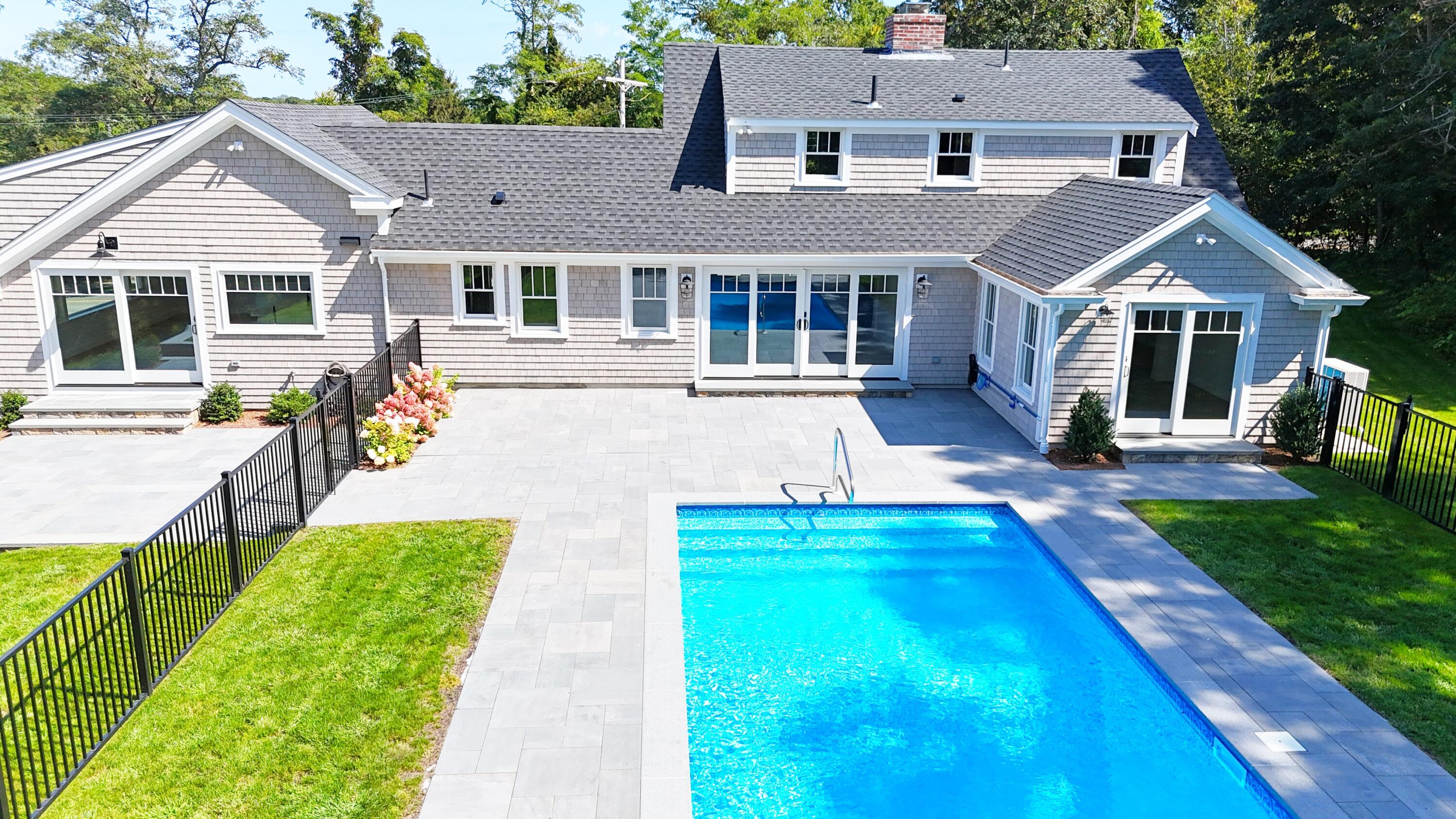 136 Monument Road