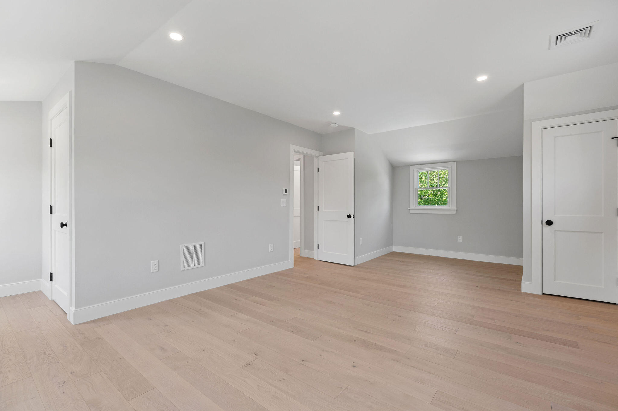 136 Monument Road