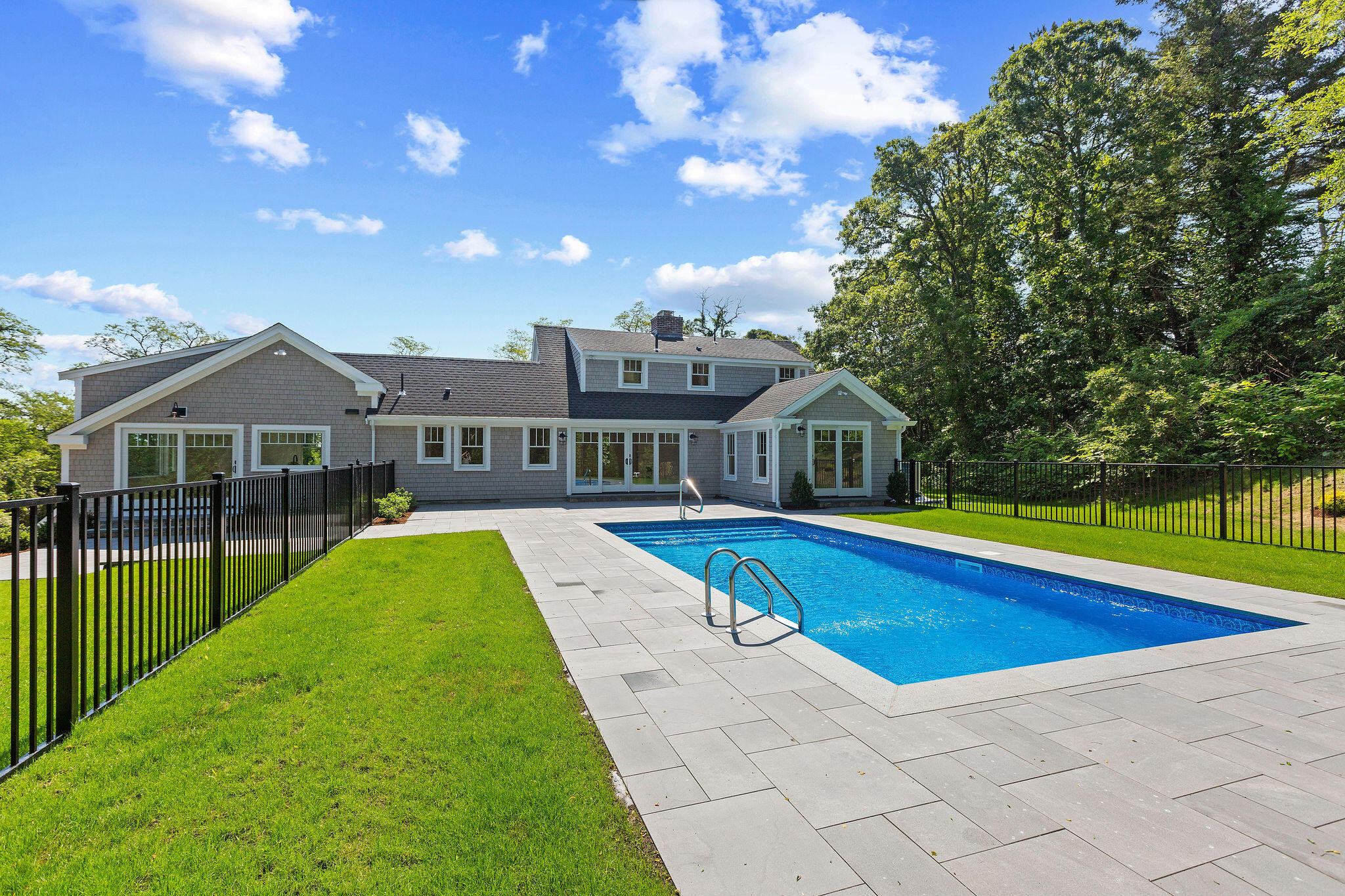136 Monument Road