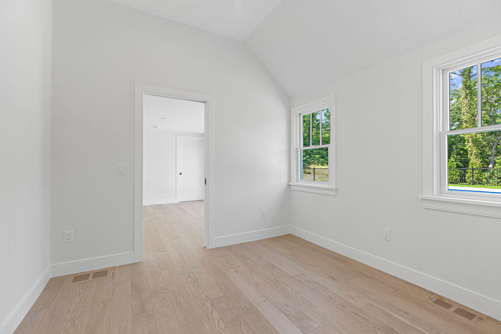 136 Monument Road