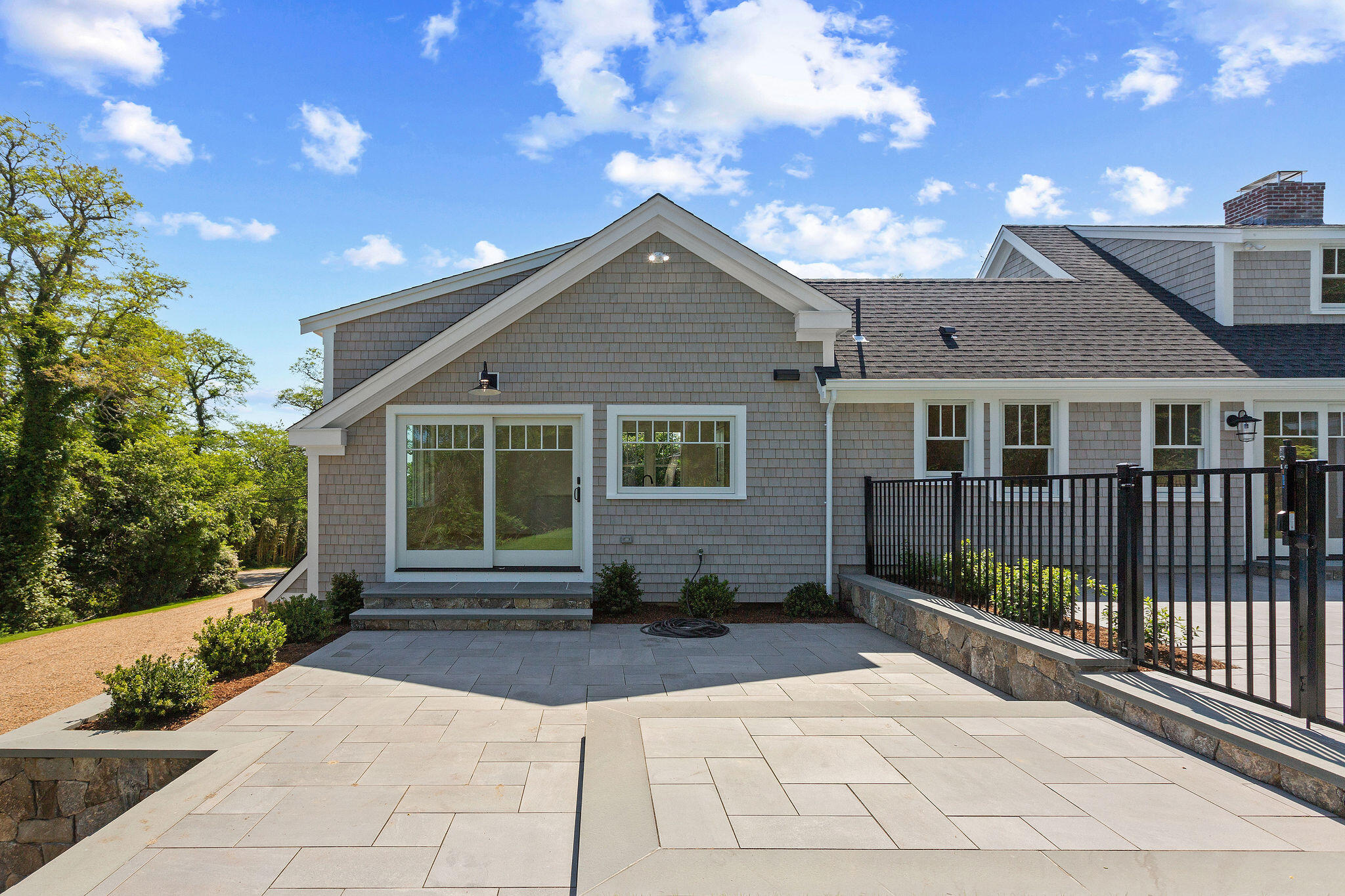 136 Monument Road