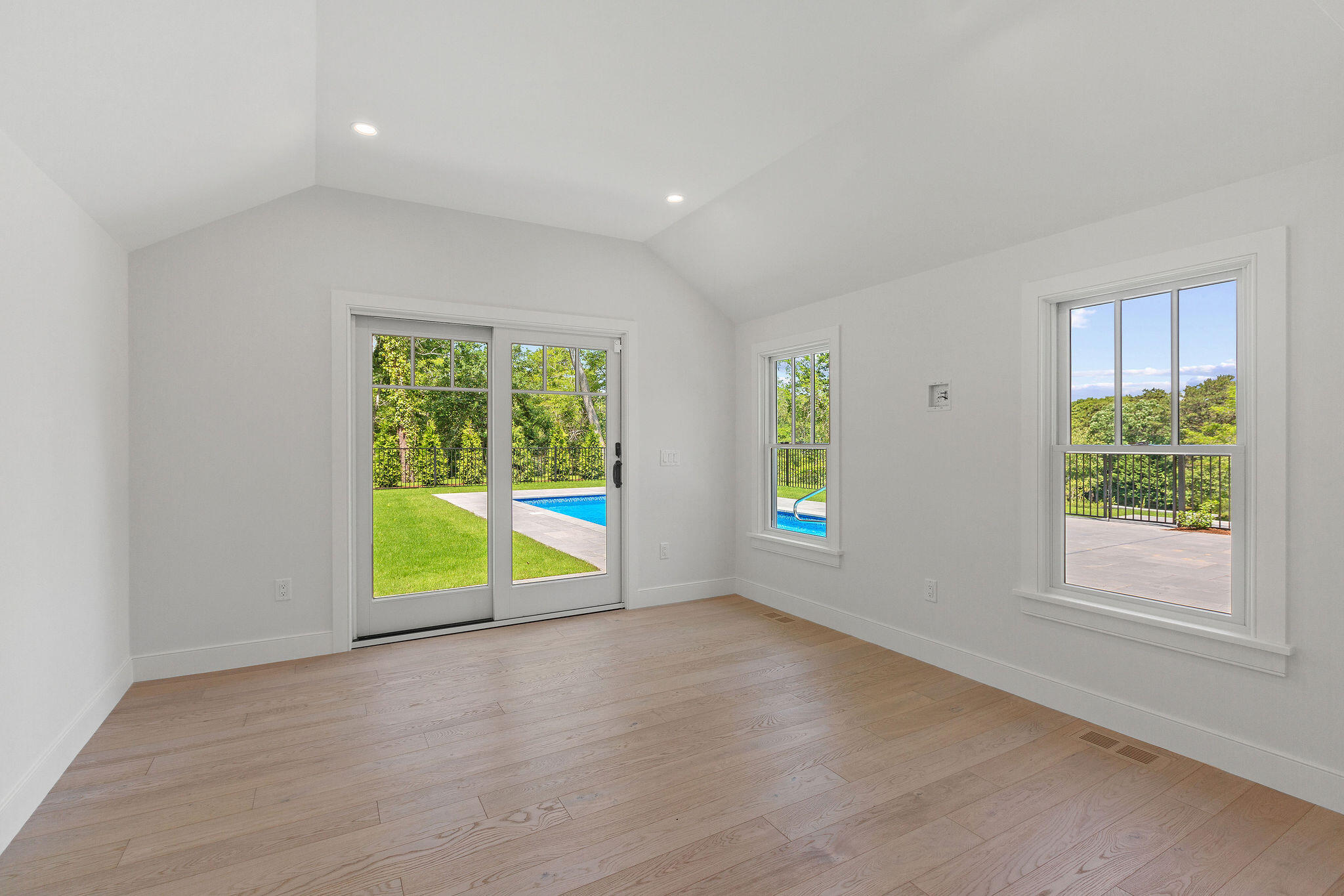 136 Monument Road