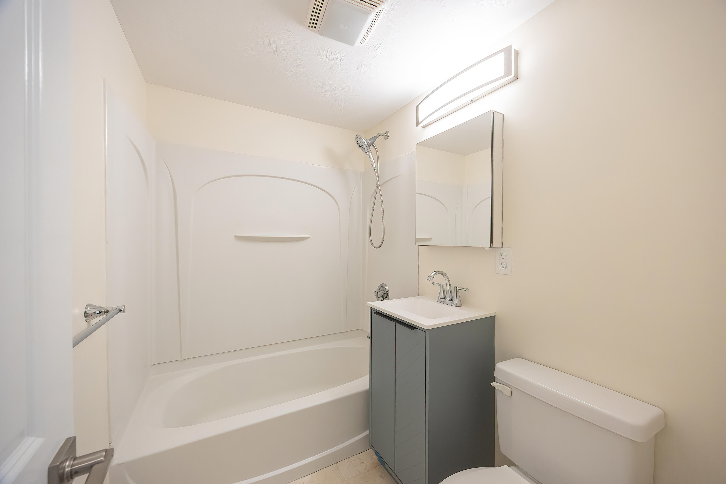 56 Center Street # 5 Unit: 1-5