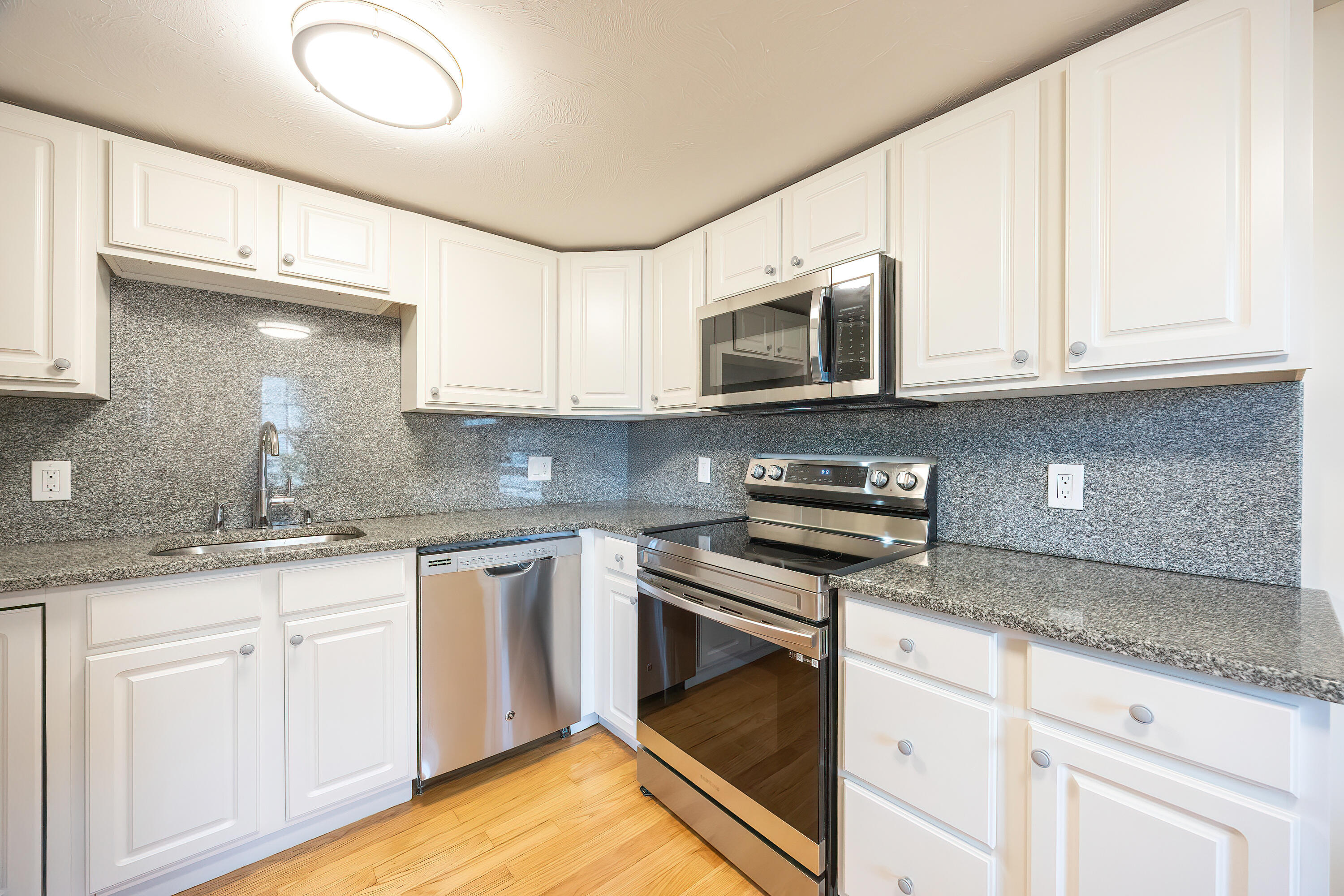 56 Center Street # 5 Unit: 1-5