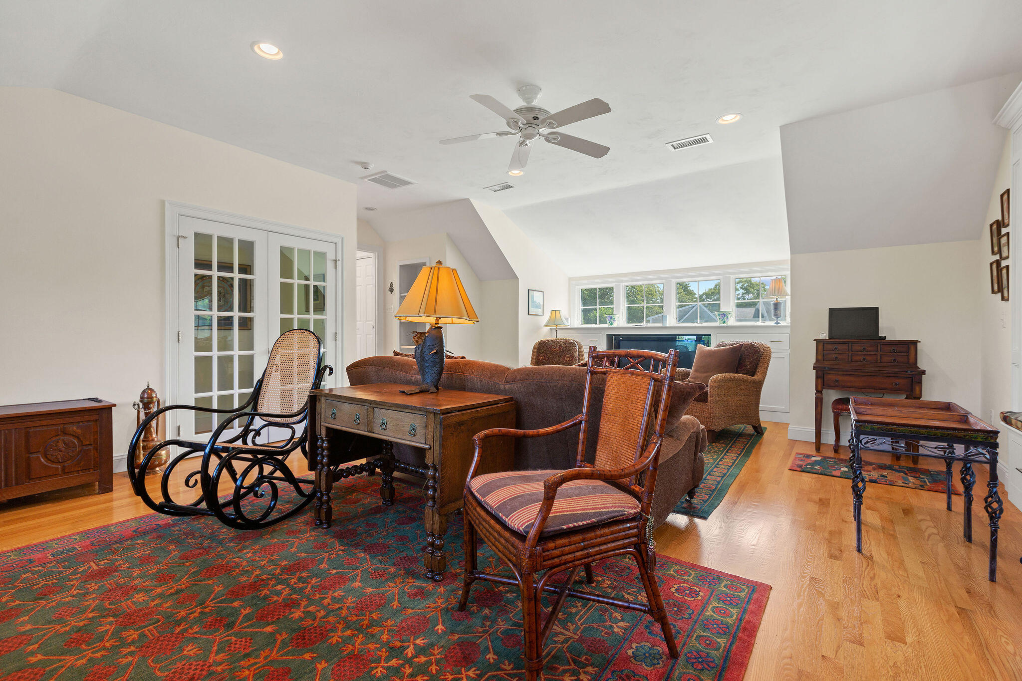 2 Bassett Woods Road