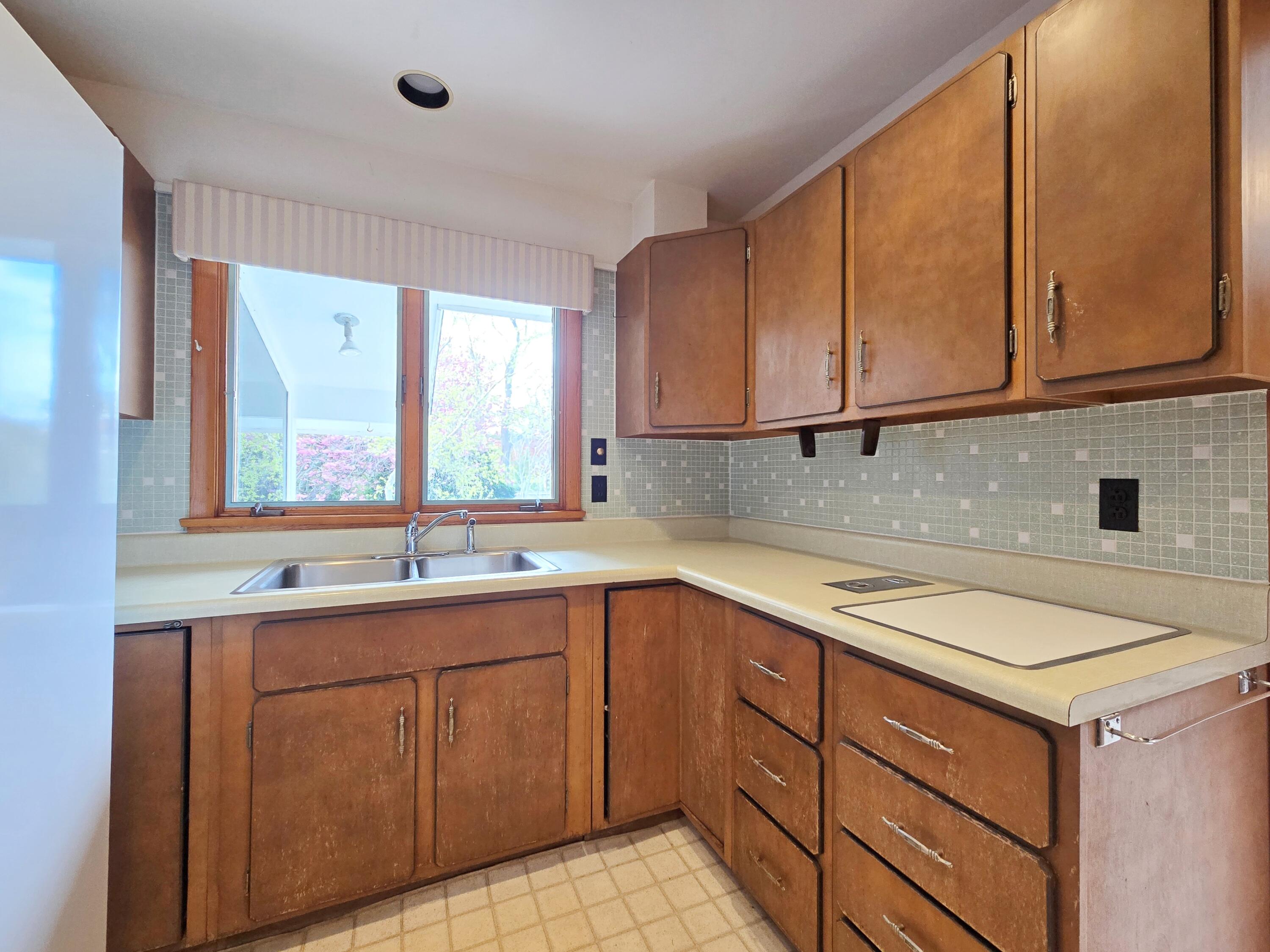 56 Locust Road
