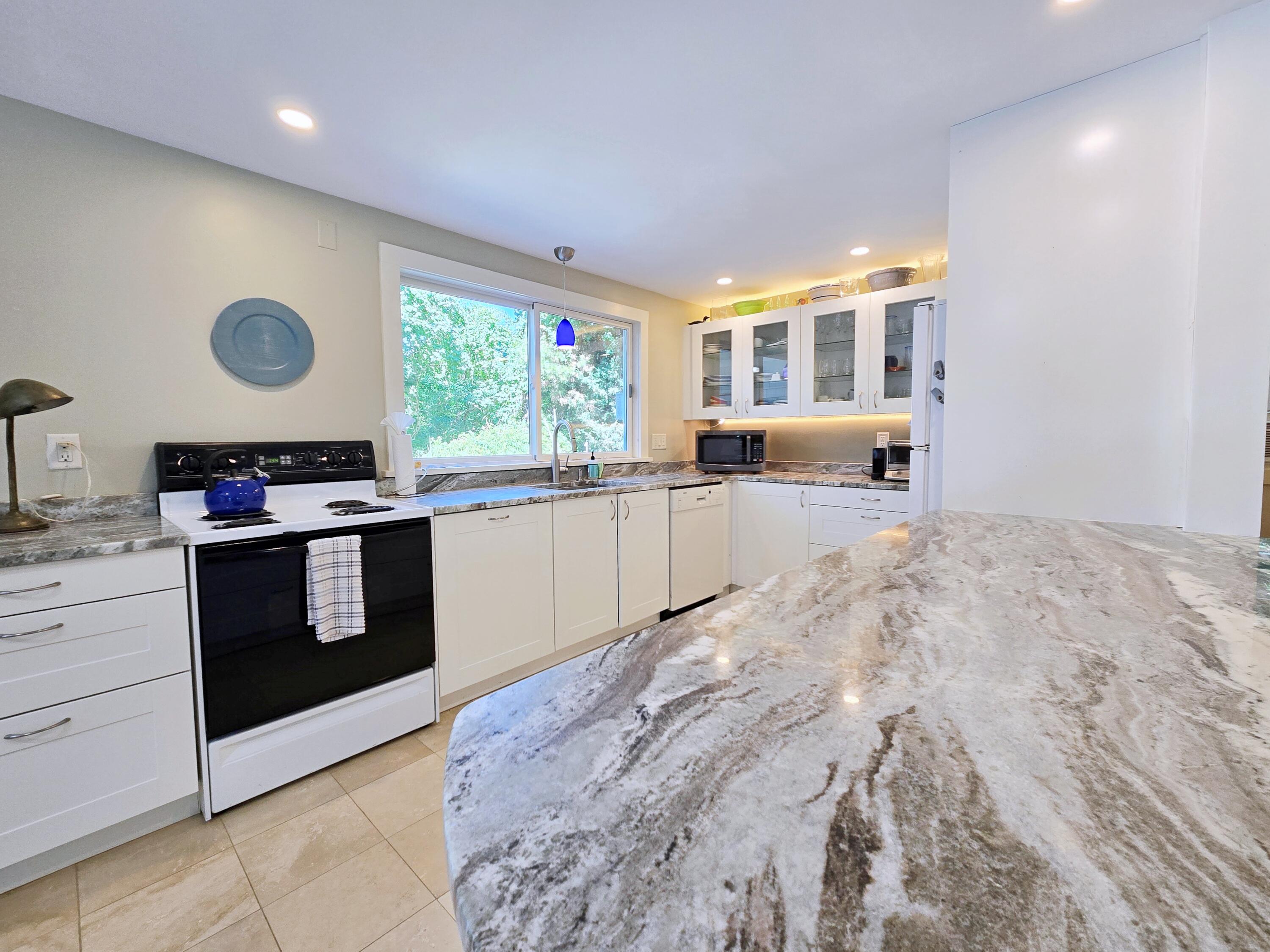 620 Kingsbury Beach Road