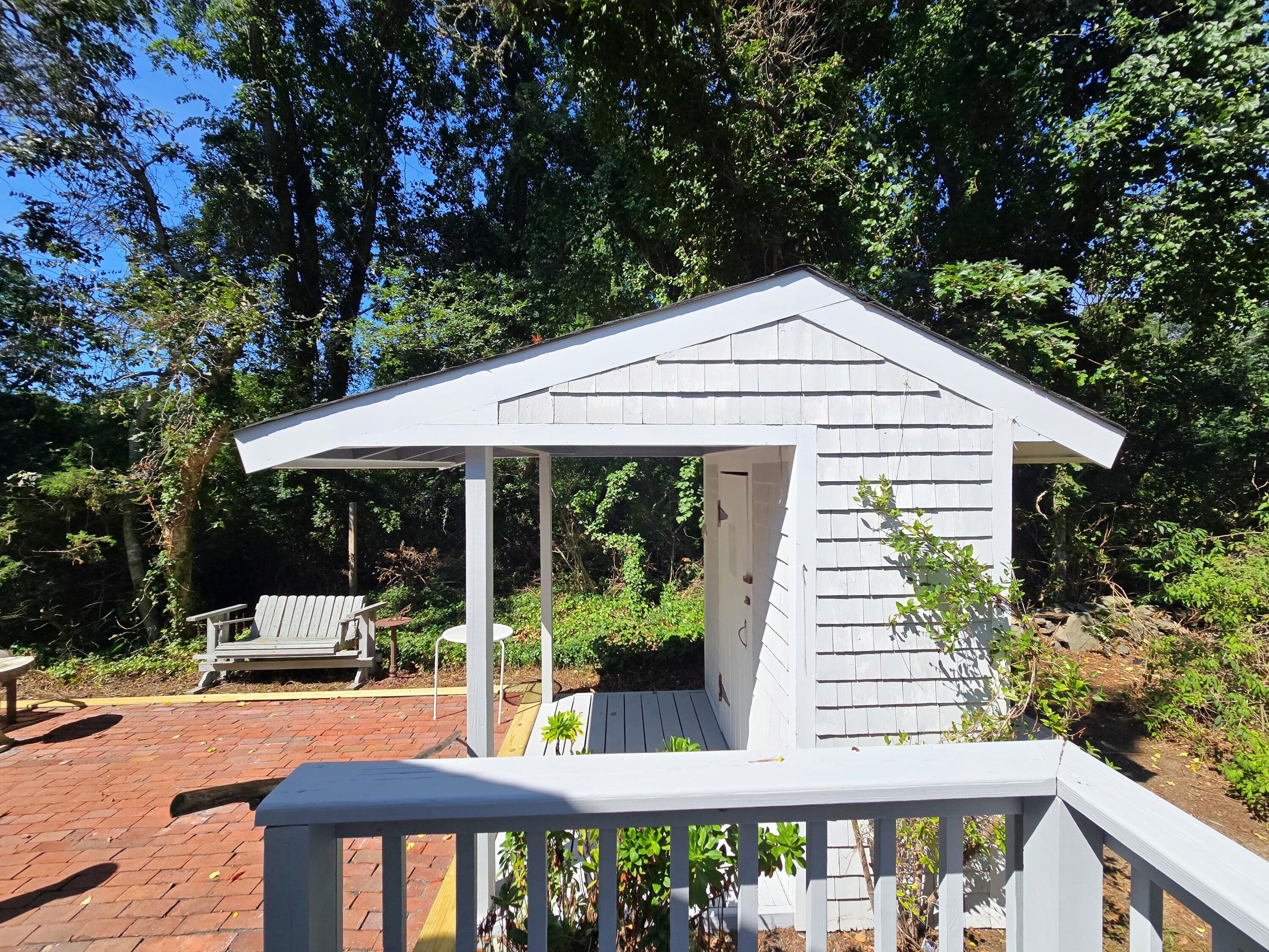 620 Kingsbury Beach Road