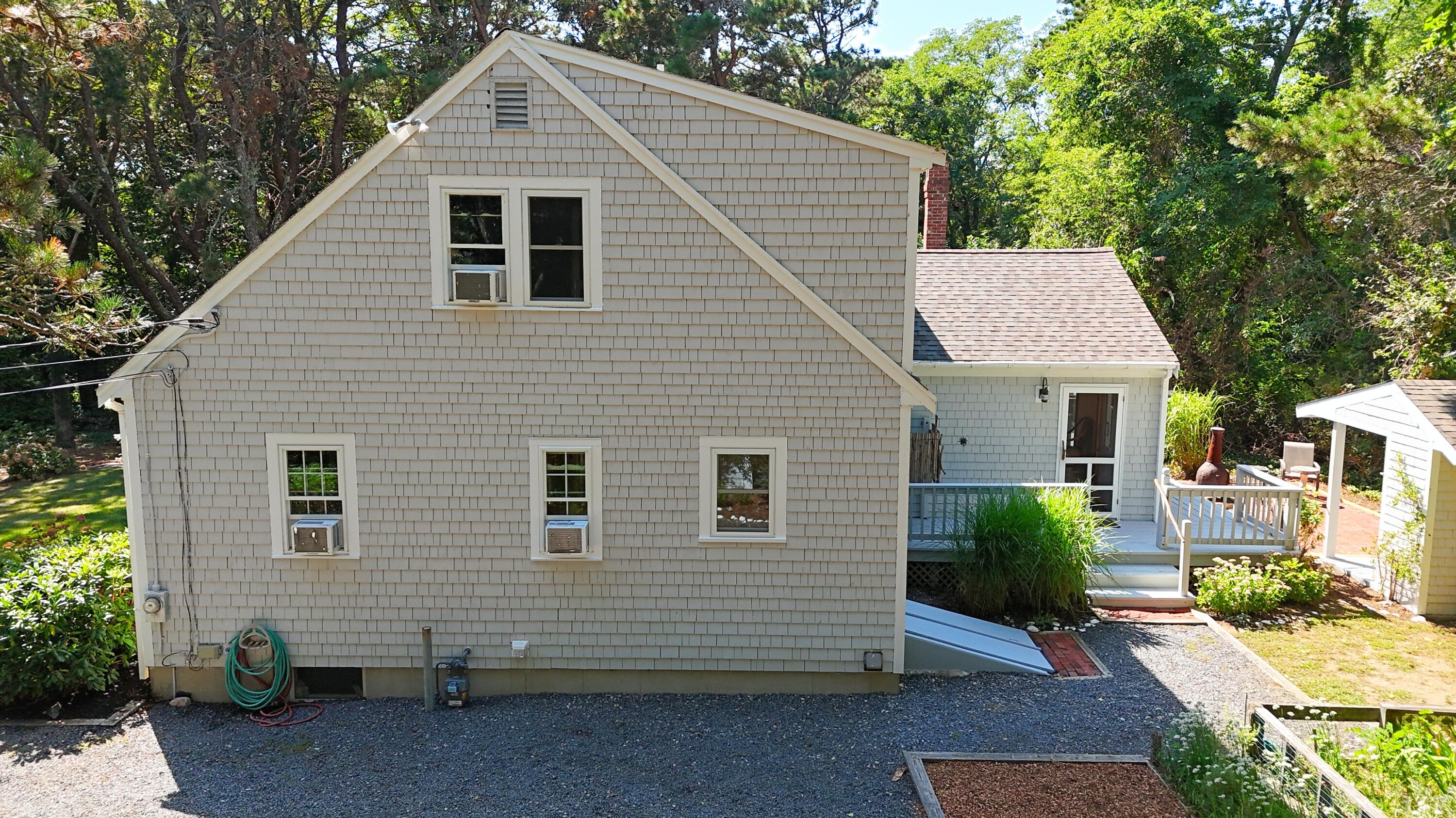 620 Kingsbury Beach Road