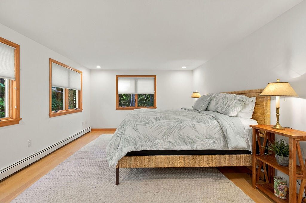 1095 Long Pond Road