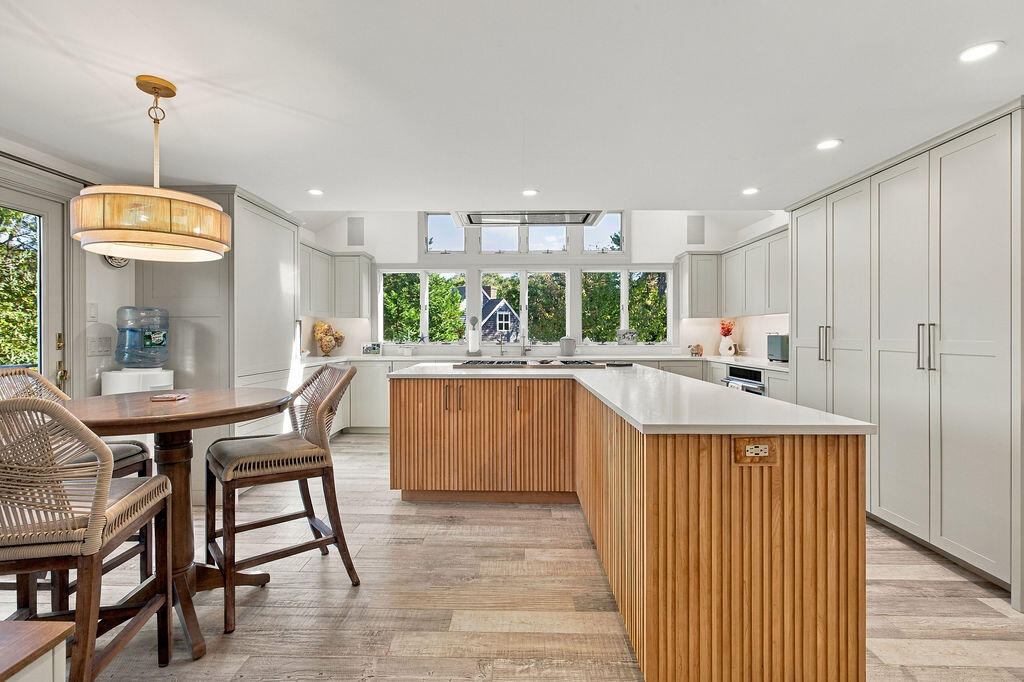 1095 Long Pond Road