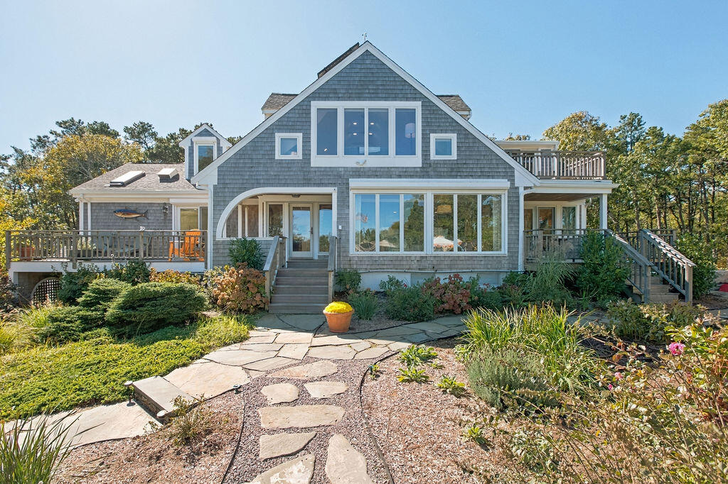 1095 Long Pond Road