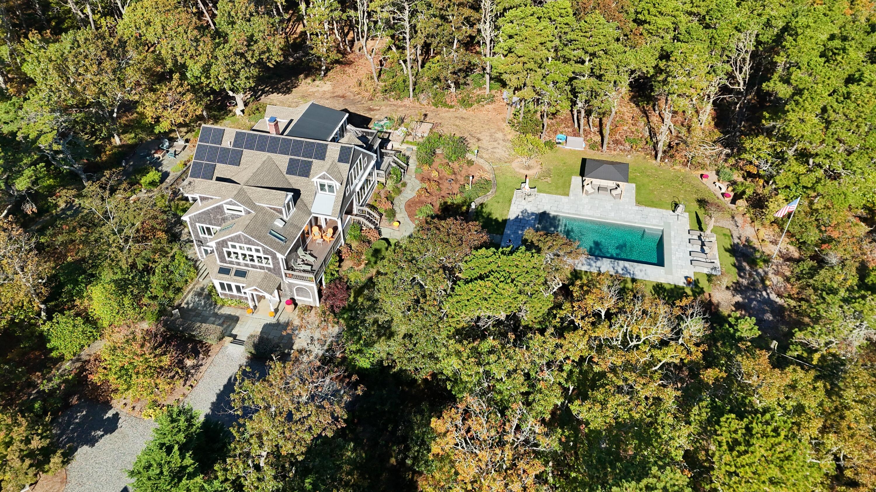 1095 Long Pond Road