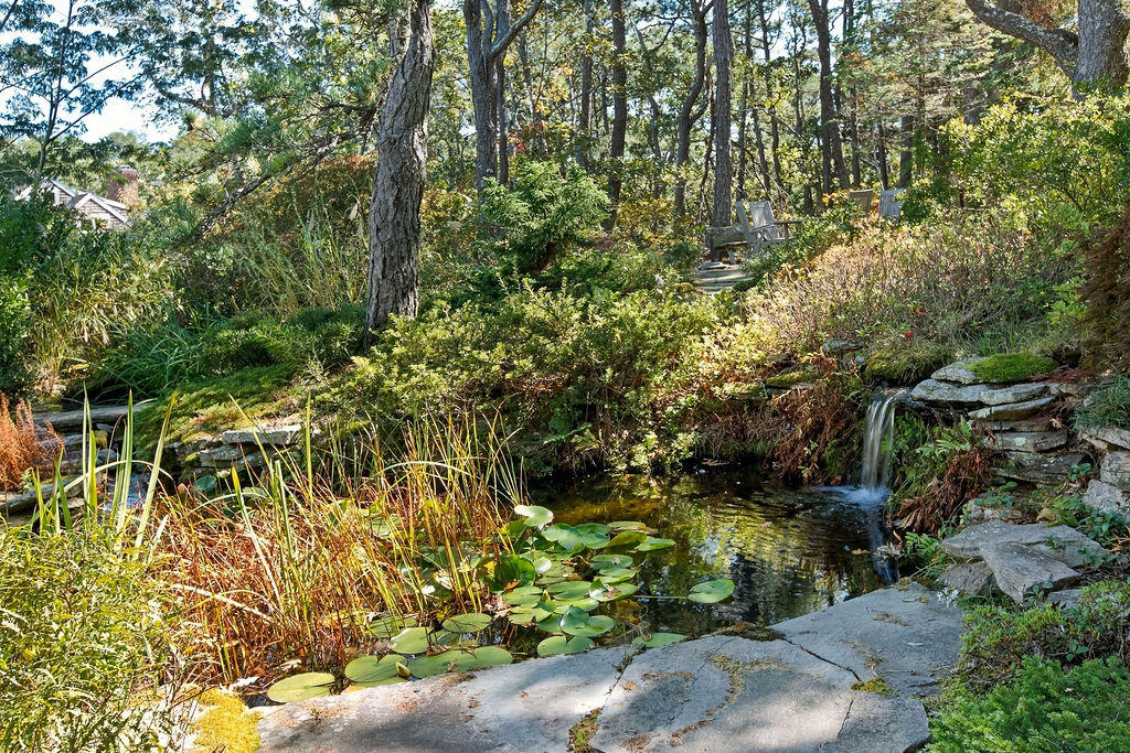 1095 Long Pond Road