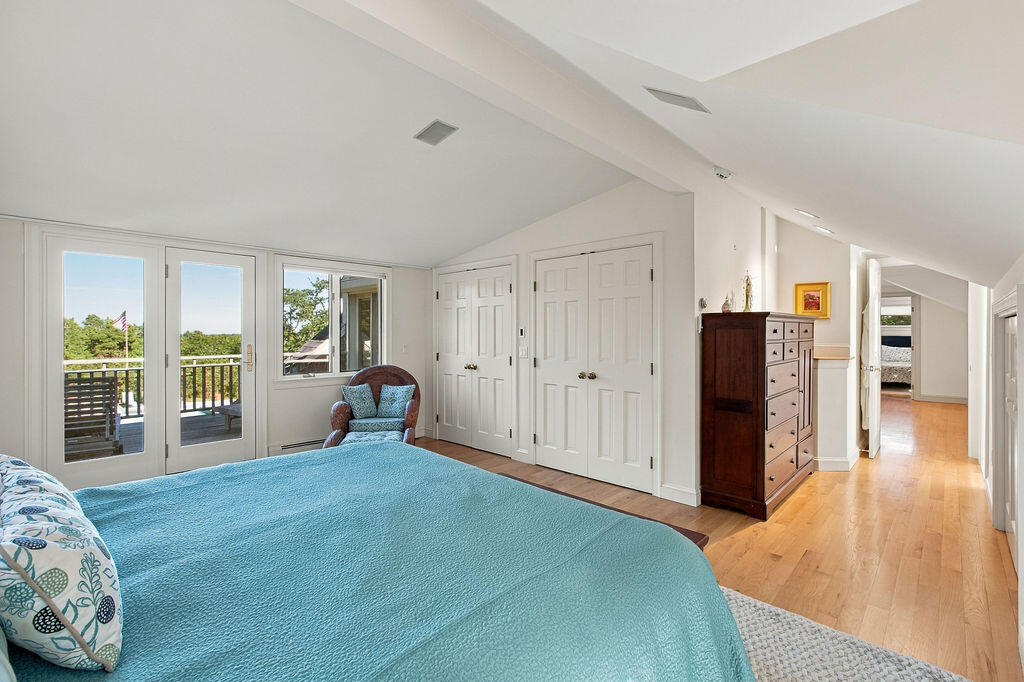 1095 Long Pond Road