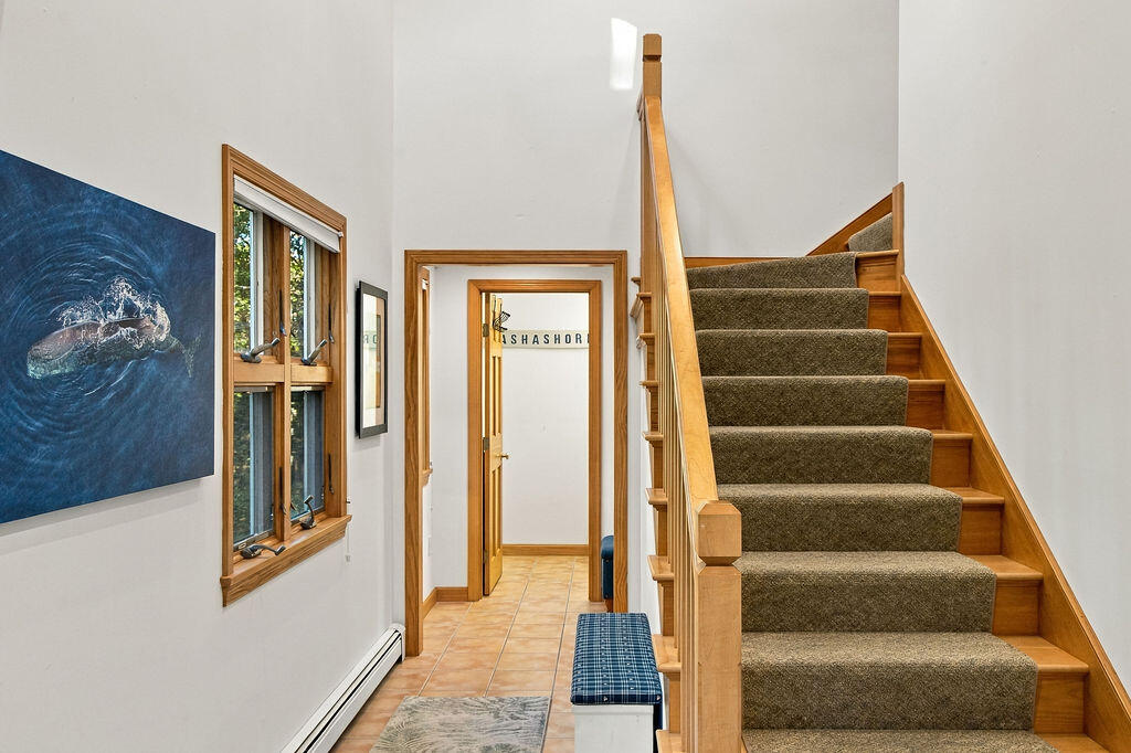 1095 Long Pond Road
