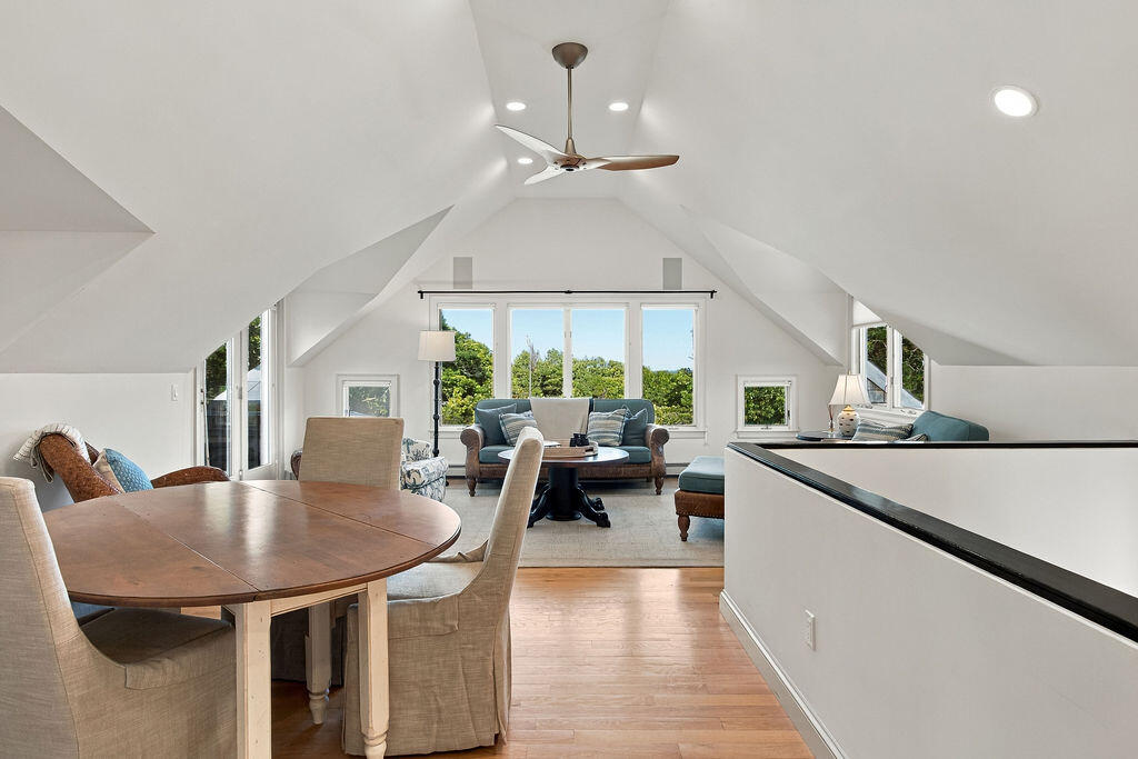 1095 Long Pond Road