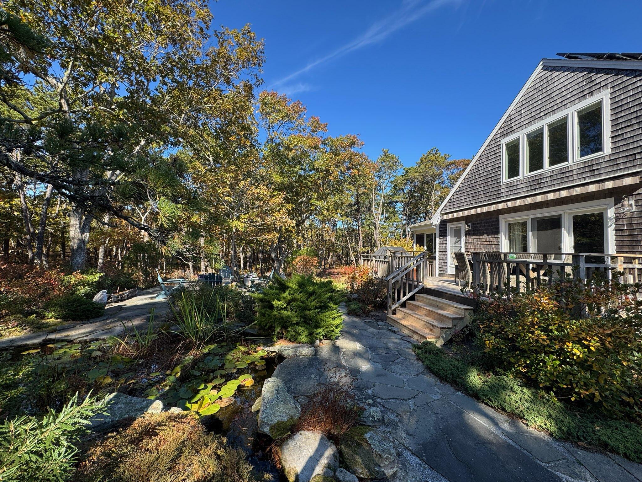 1095 Long Pond Road