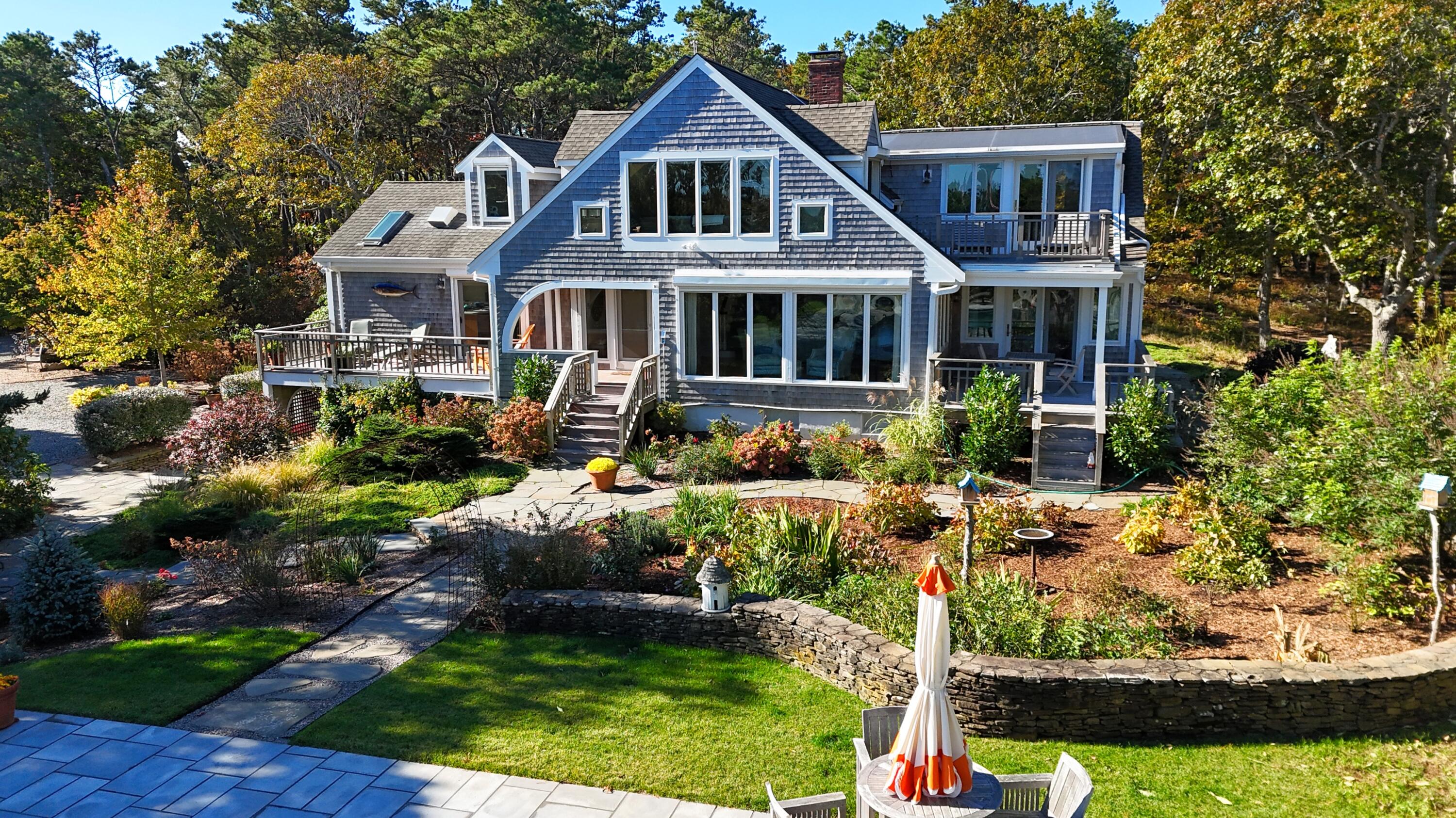 1095 Long Pond Road