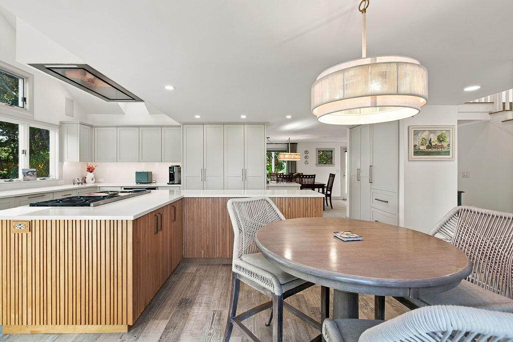 1095 Long Pond Road