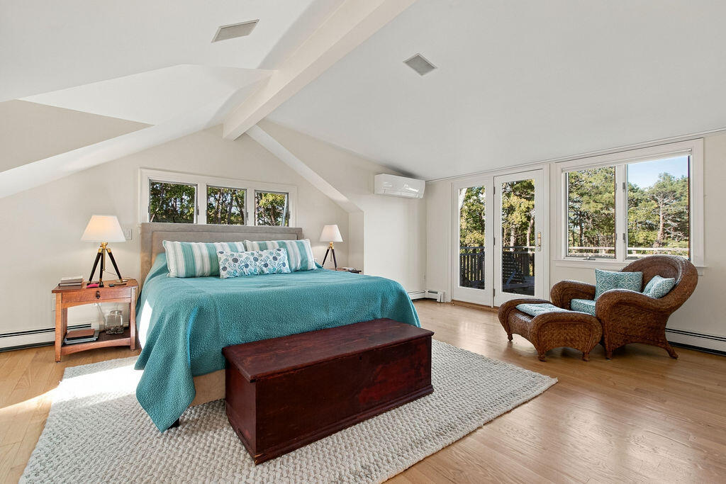 1095 Long Pond Road