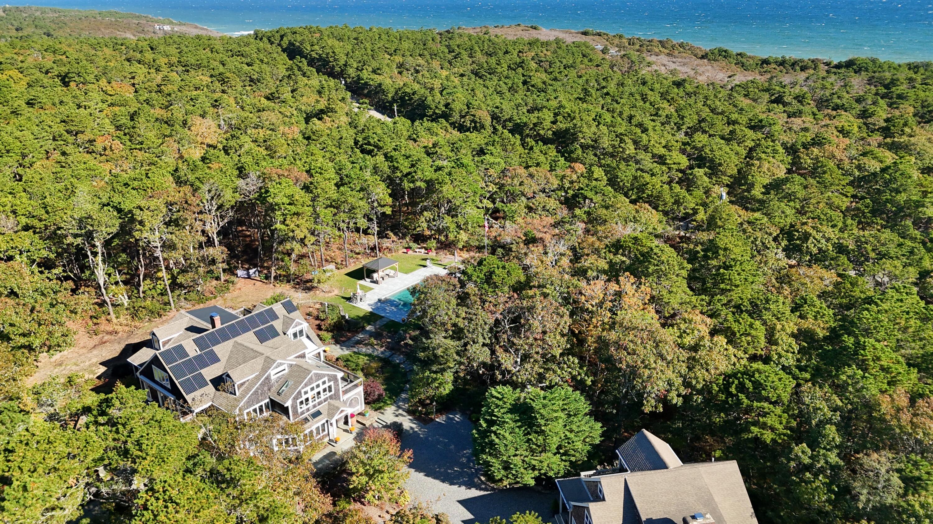 1095 Long Pond Road