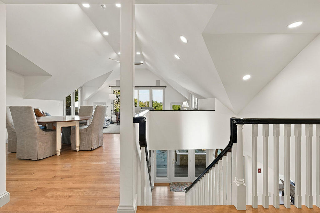 1095 Long Pond Road