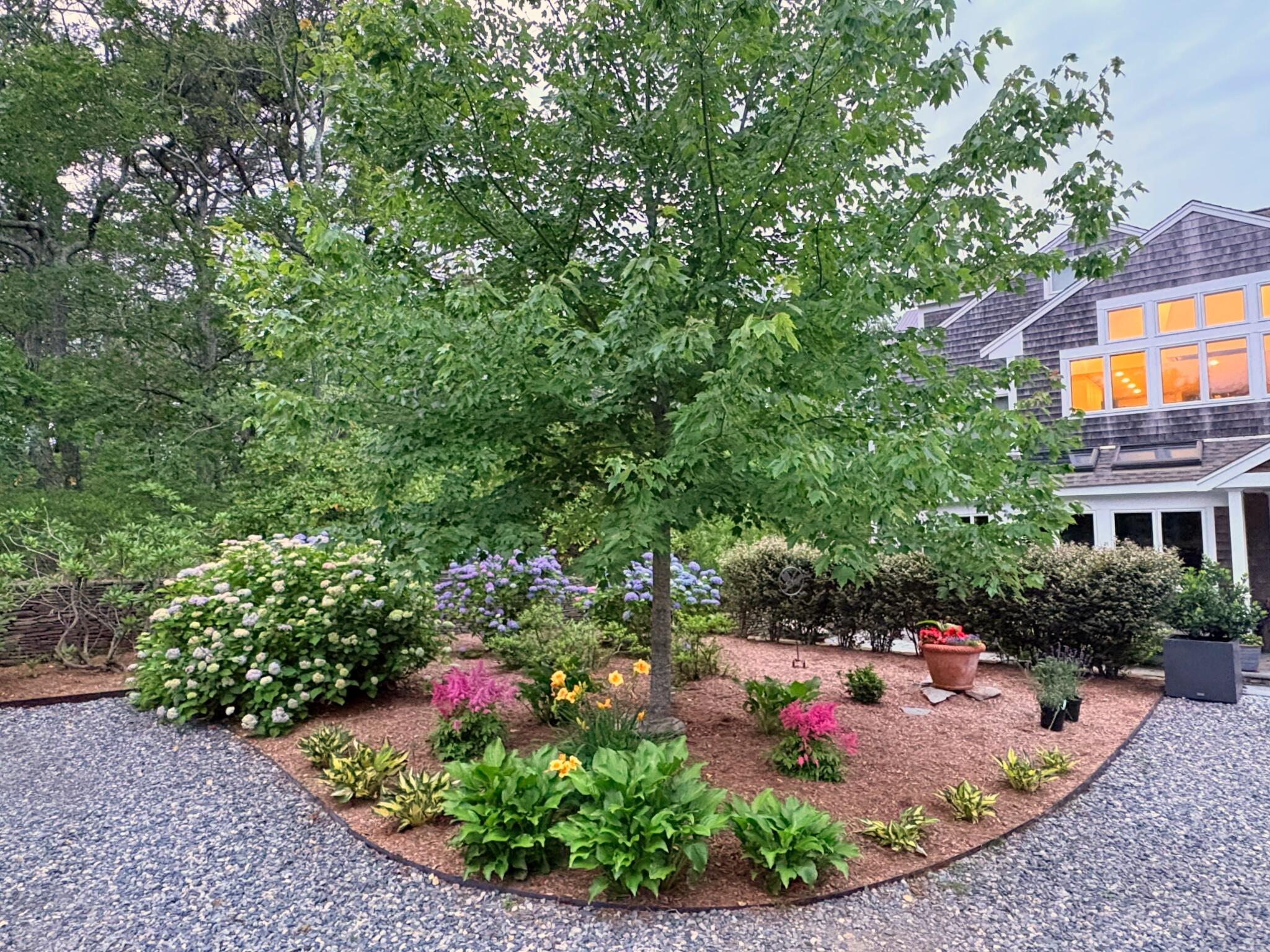 1095 Long Pond Road