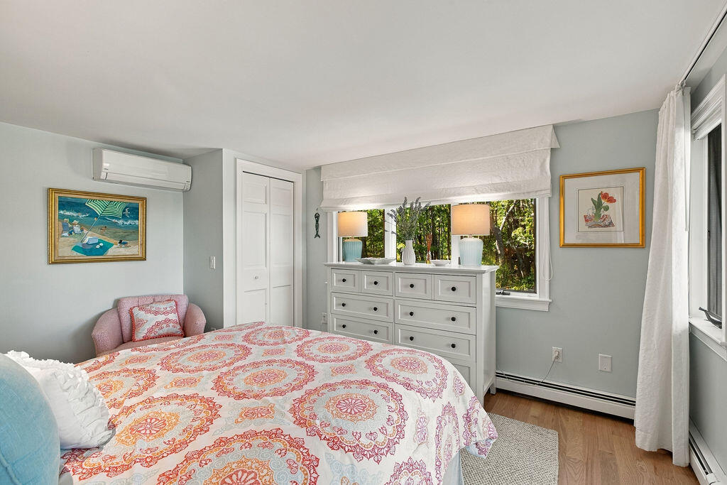 1095 Long Pond Road