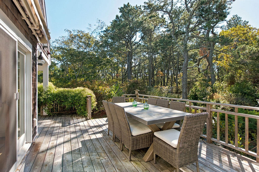 1095 Long Pond Road