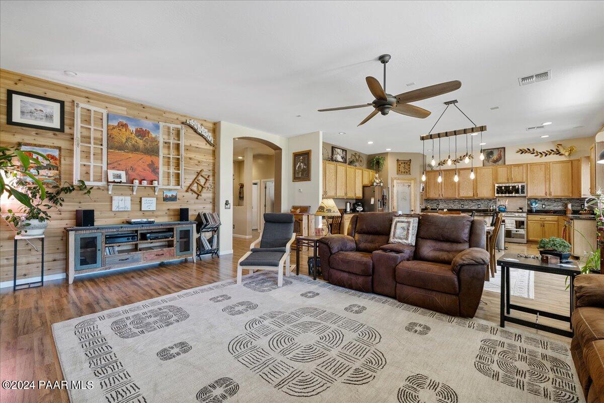 7957 Sittin Pretty Path