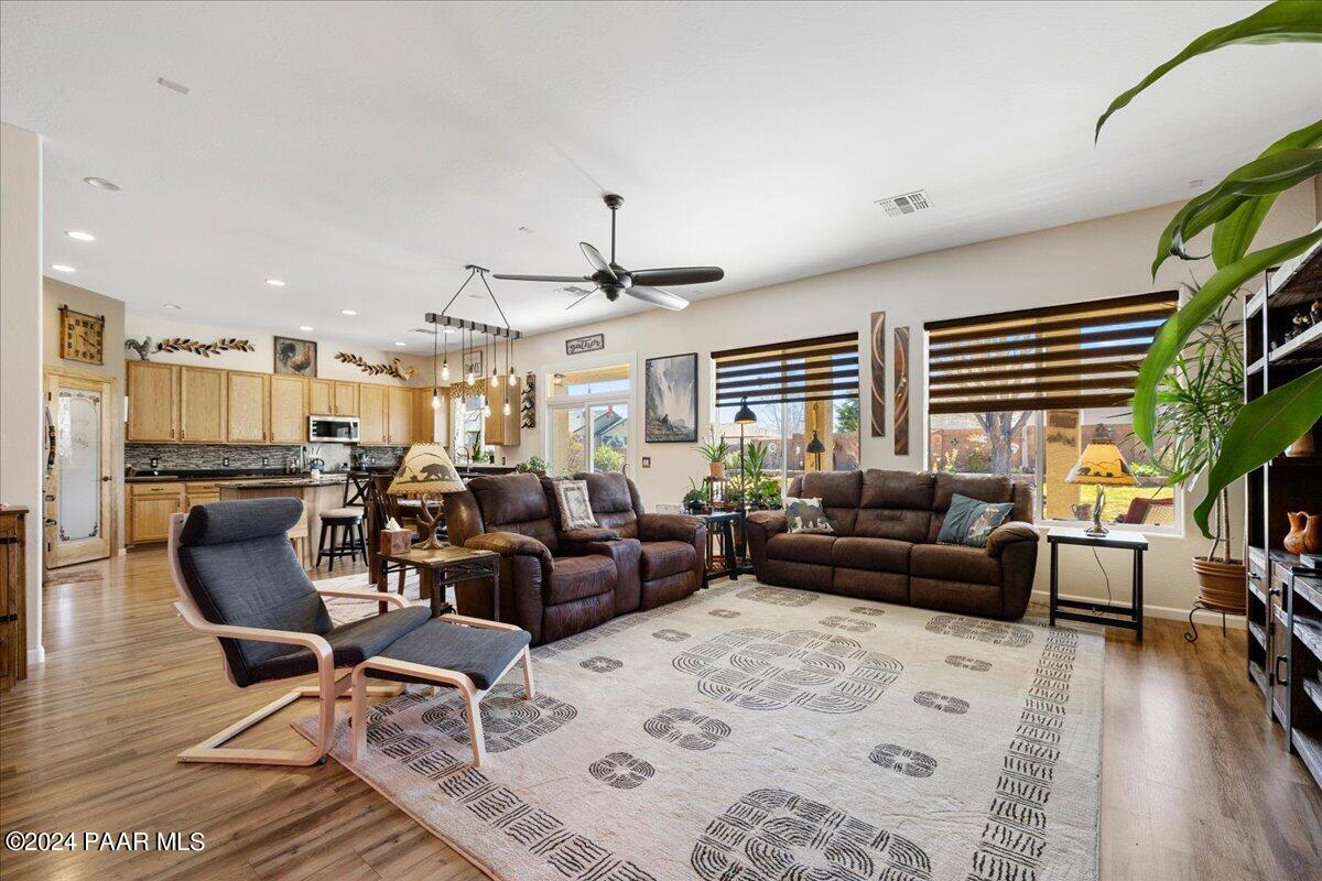 7957 Sittin Pretty Path