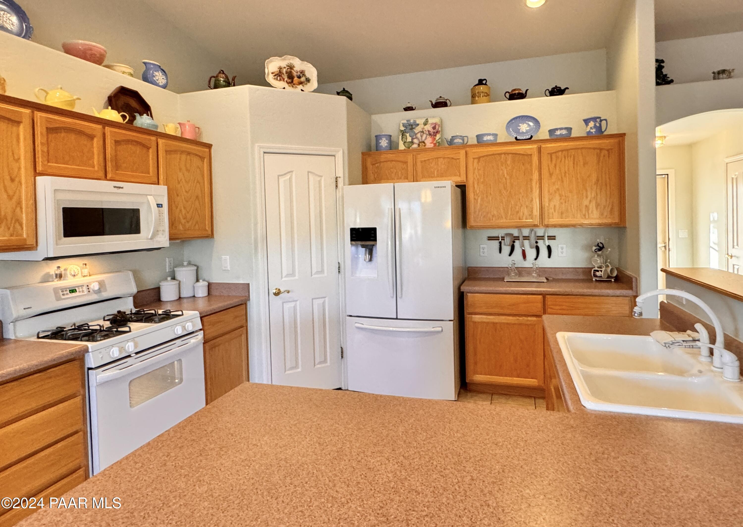 7229 N Sunrise Vista