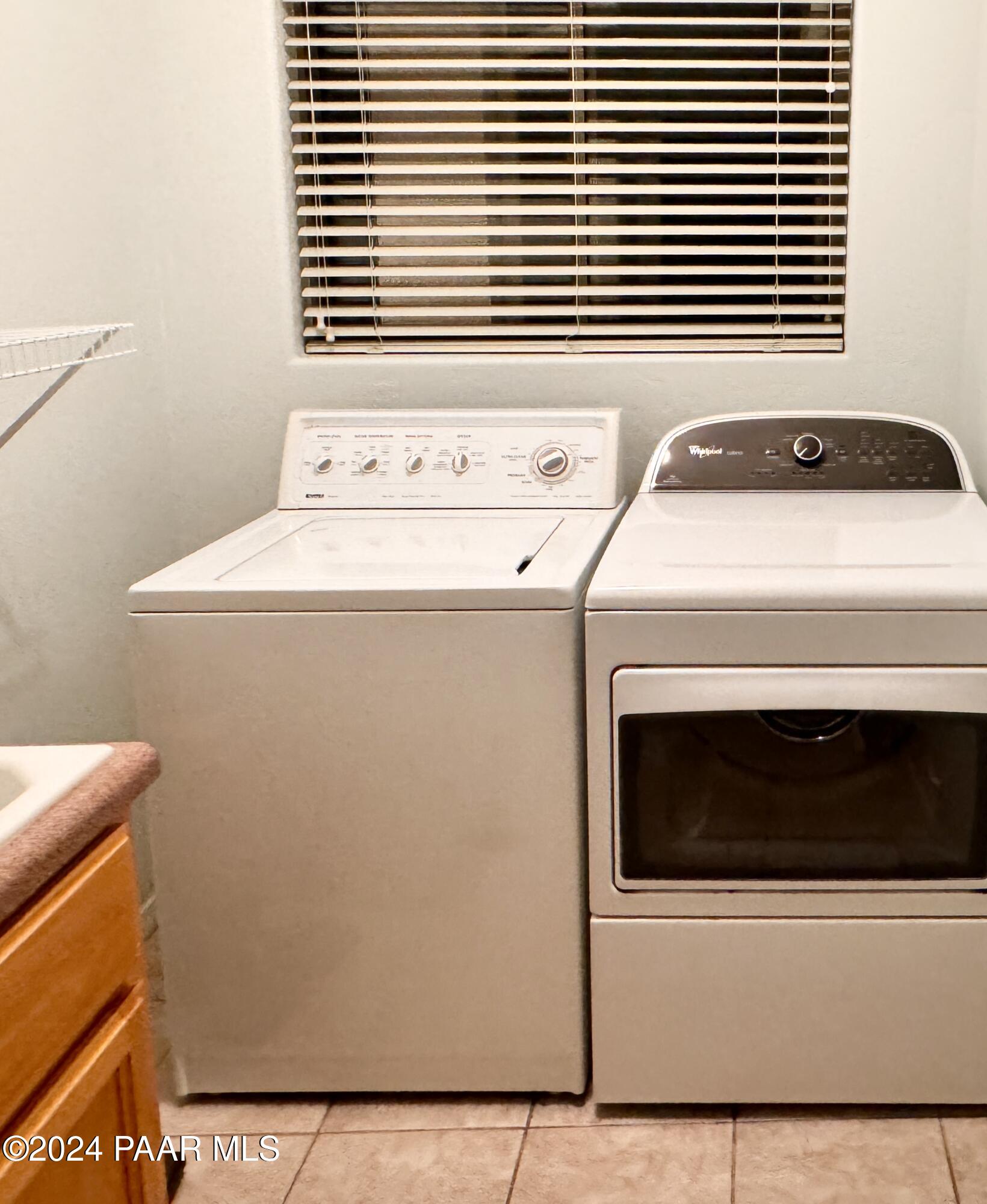 7229 N Sunrise Vista