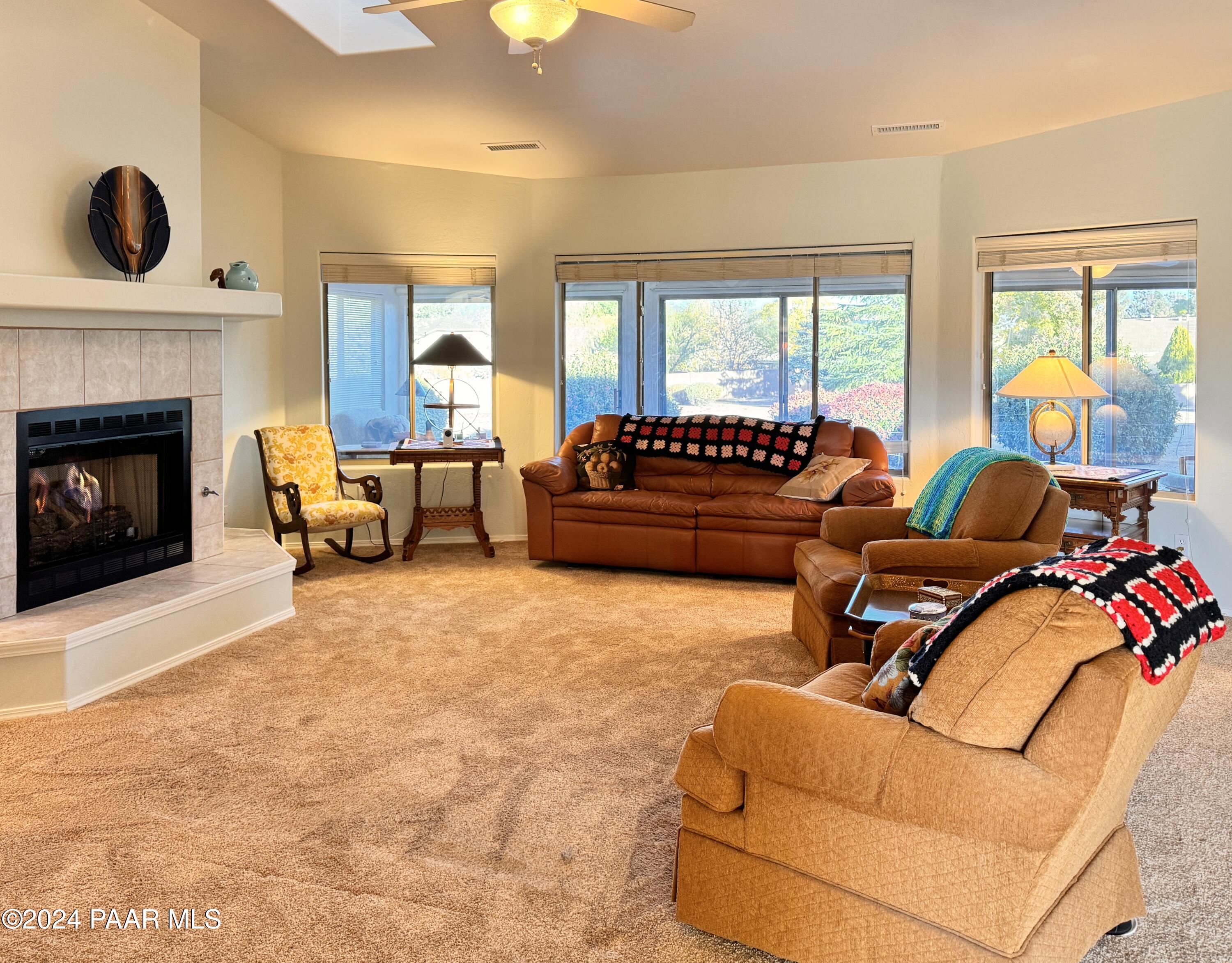 7229 N Sunrise Vista