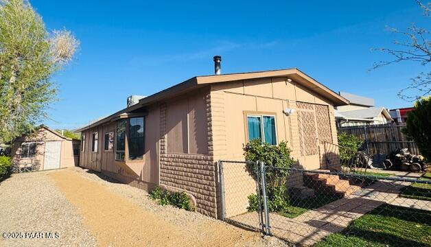 327 N Arizona Avenue