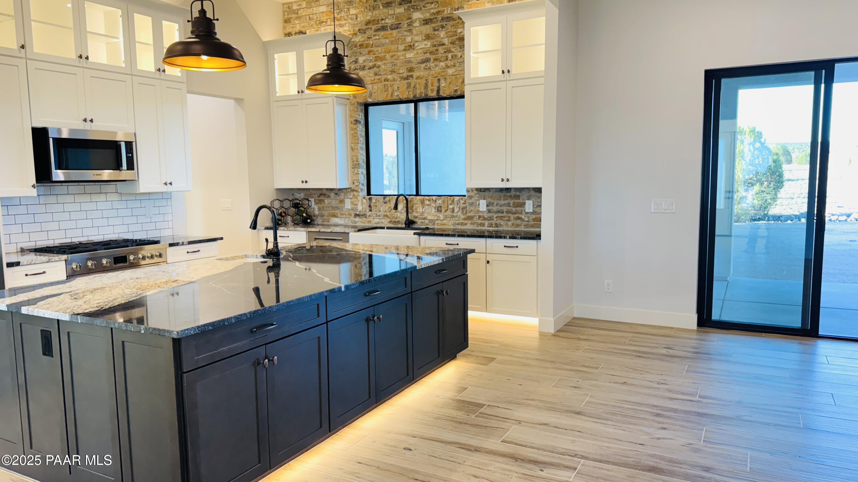 1170 E Cougar Ridge Road