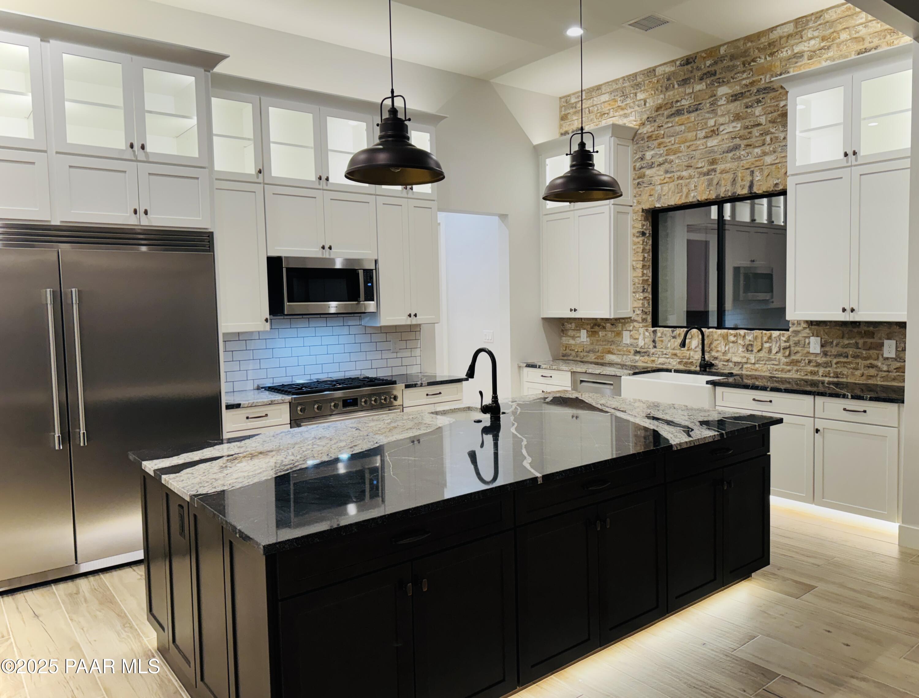 1170 E Cougar Ridge Road