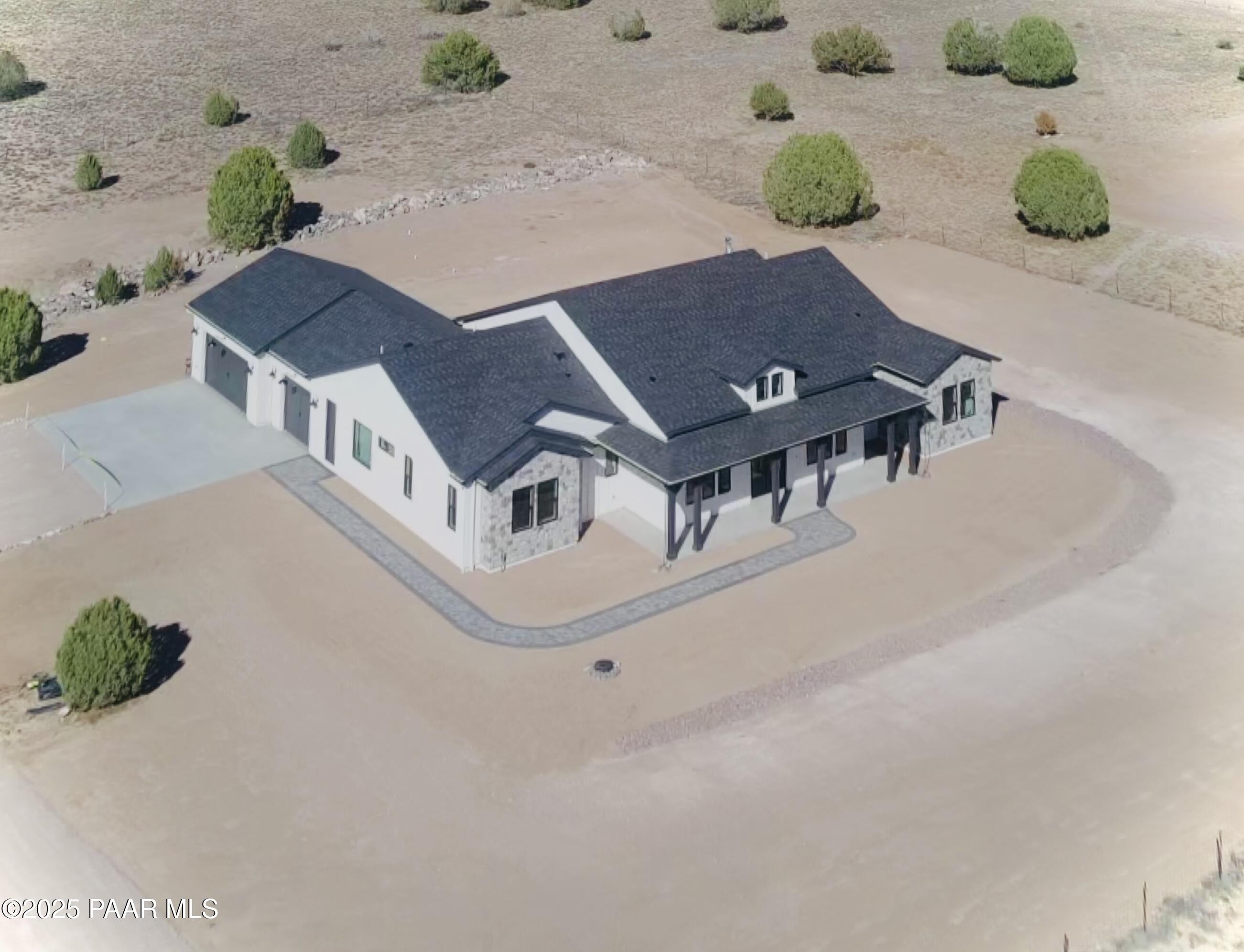 1170 E Cougar Ridge Road