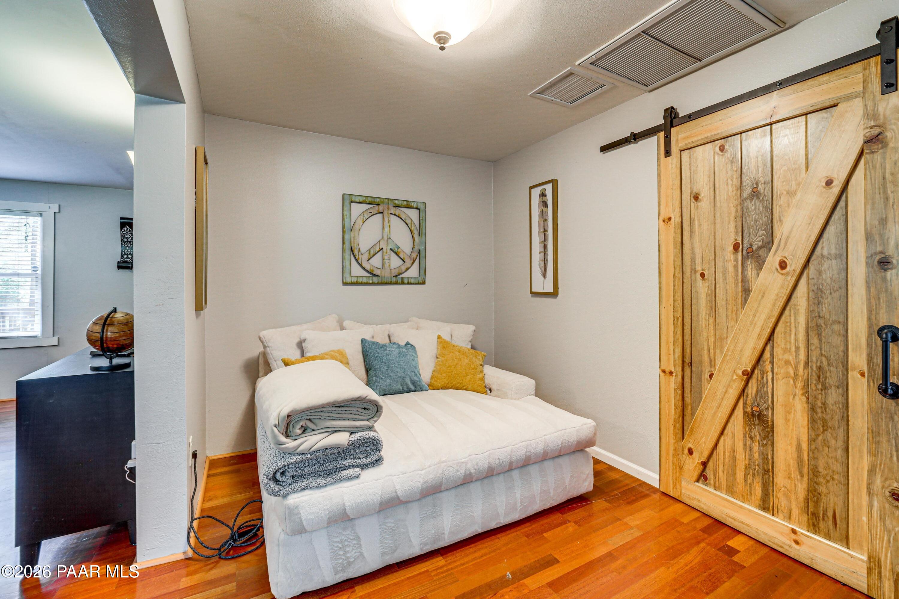 1419 W Mckee Mine Road