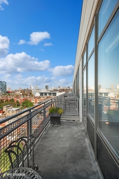 1000 N Kingsbury Street Unit: 703