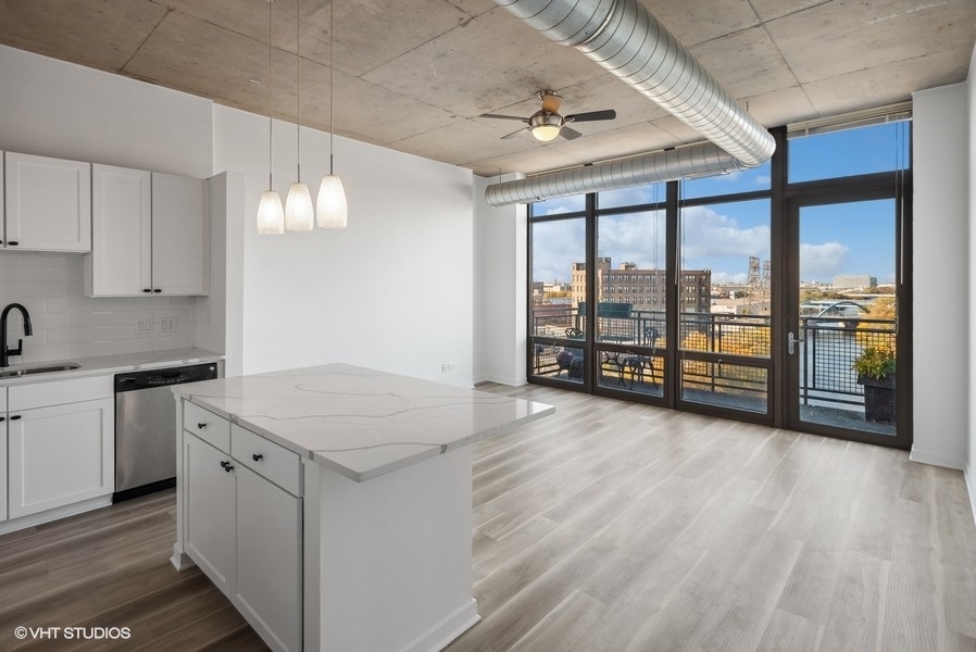 1000 N Kingsbury Street Unit: 703