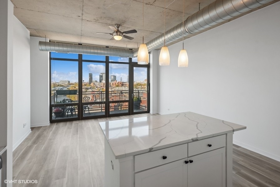 1000 N Kingsbury Street Unit: 703