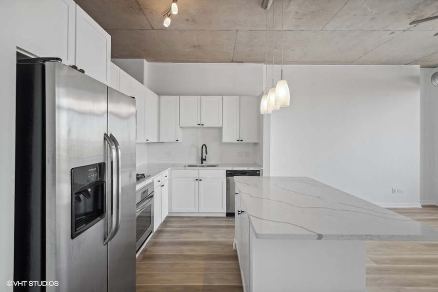1000 N Kingsbury Street Unit: 703