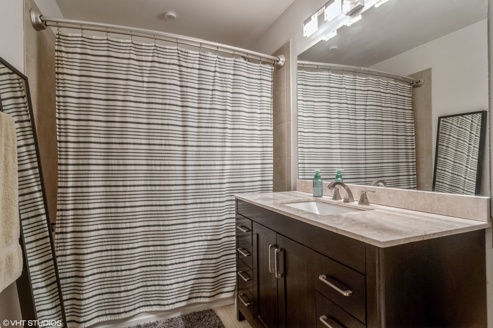 235 W Van Buren Street Unit: 2510