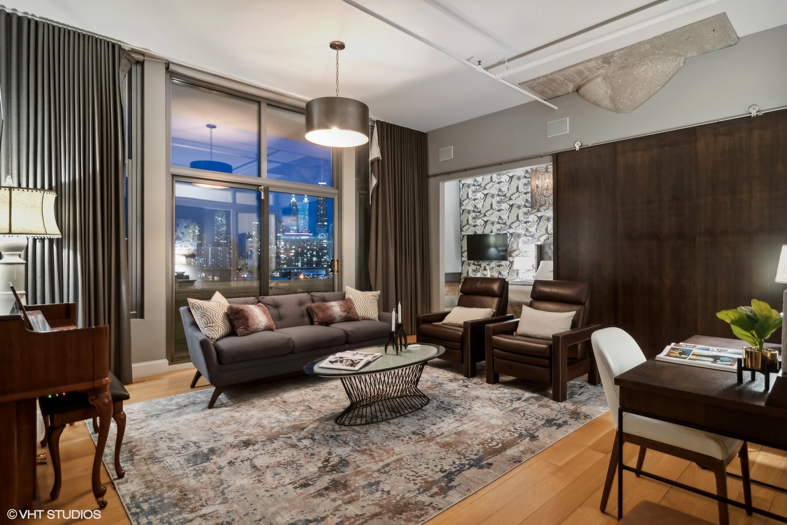 900 N Kingsbury Street Unit: 746