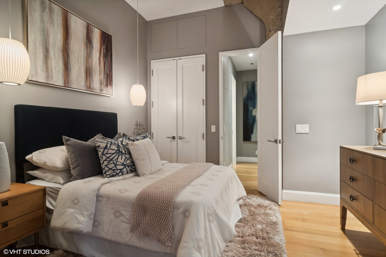 900 N Kingsbury Street Unit: 746